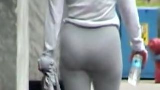 Girl with candid ass is wearing the tight grey pants 03u