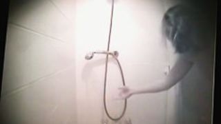 Alluring mature white woman gets recorded while showering