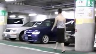 Walking down the indoor parking lot and top sharking video