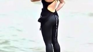 Spandex candid ass of the amateur bimbo on the beach 07k