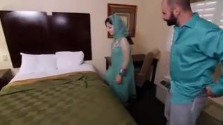 Arab girl sucking a stranger on Arab sex clip
