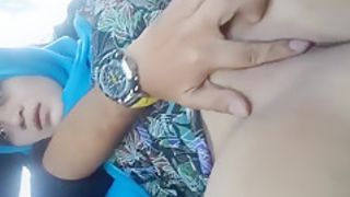 Fingering Hijab Girlfriend In The Car