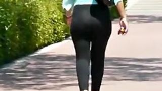 pefect ass walking- imagroper