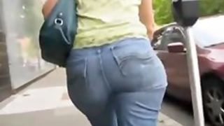 PAWG Booty with wide hips and nice movement