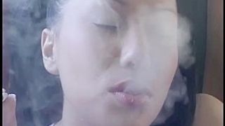 Asian schoolgirl bimbo sucks on the bus