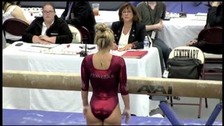 Lovely blonde gymnast with a big beautiful butt !