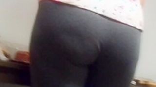 Perfect ass on brunnete pawg milf in leggings