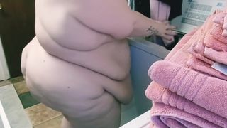 SSBBW Housewife Does The Laundry Naked