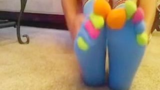 Amateur immature Toe Socks and Bare Feet