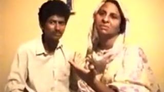 Pakistani wife receives drilled lovingly by her spouse.