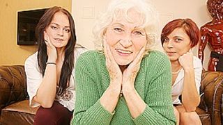 Three Old And Young Lesbians Have Great Sex - MatureNL