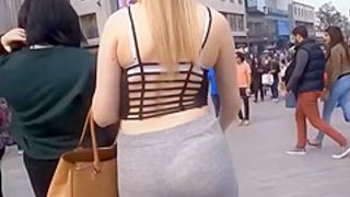 Blonde in gray leggings ass wiggling