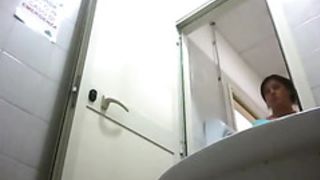 Voyeur video of my gf in toilet