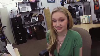 Big ass hottie fucked doggystyle for moolah by a broker